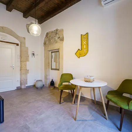 Ortigia Boutique Palace מלון דירות *